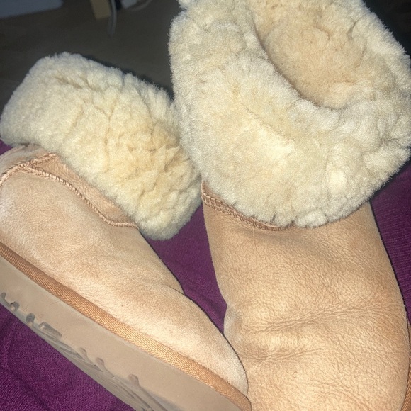 Ugg’s authentic vet nice un - Picture 2 of 10